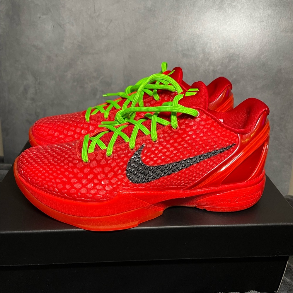 Kobe VI Reverse Grinch